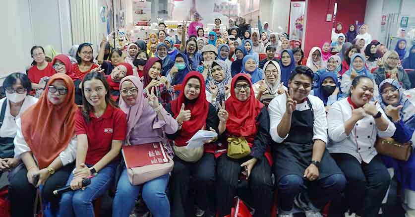 Foto Bersama di Richs New Vegan Trend Demo Jakarta