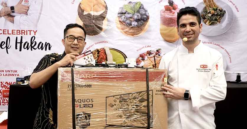 Pemenang Grand Prize Rich's New Trend Vegan Demo Bandung bersama Chef Hakan dari RIch's Turki