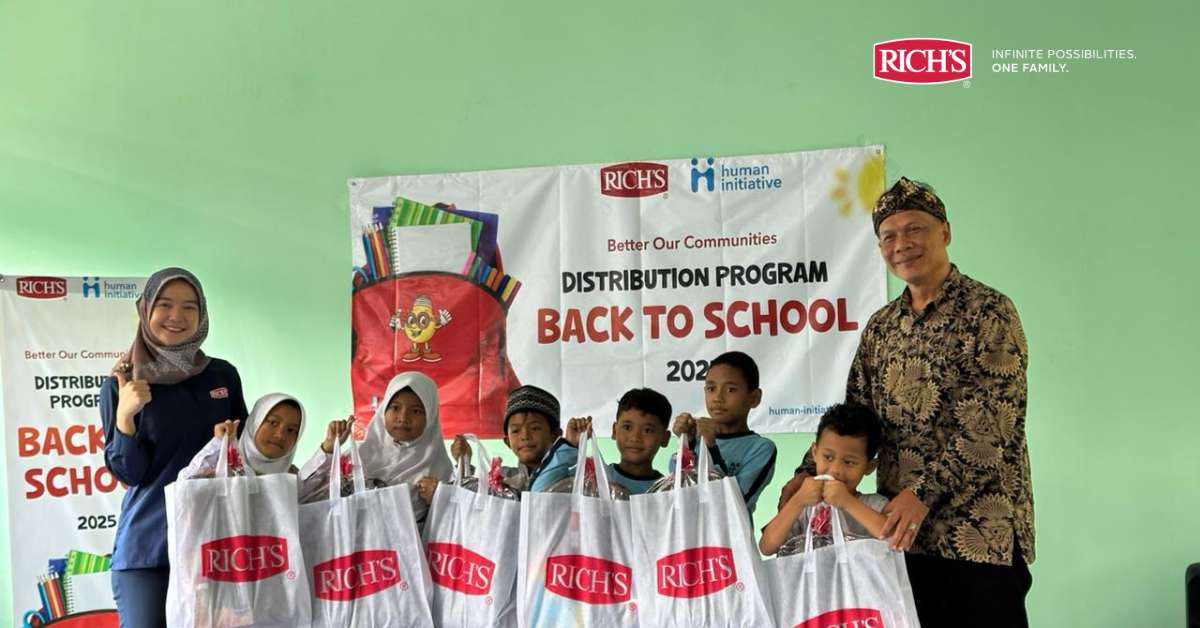 Distribusi Paket Perlengkapan Sekolah